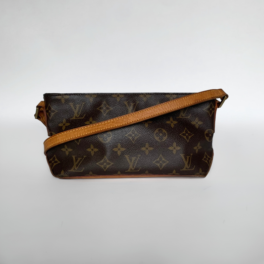 Louis Vuitton Louis Vuitton Trotteur - Shoulder bags - Etoile Luxury Vintage