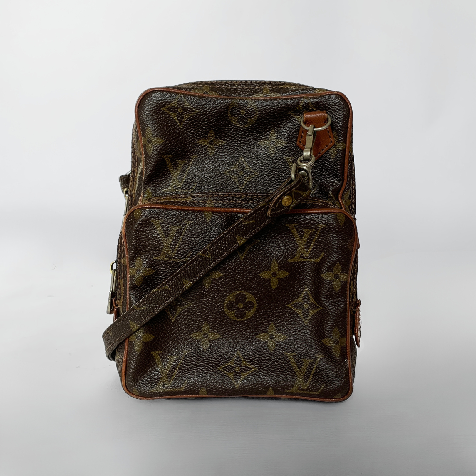 Louis Vuitton Amazon Vintage Monogram Canvas – l'Étoile de Saint Louis Vuitton Amazon Vintage Monogram Canvas – l'Étoile de Saint
