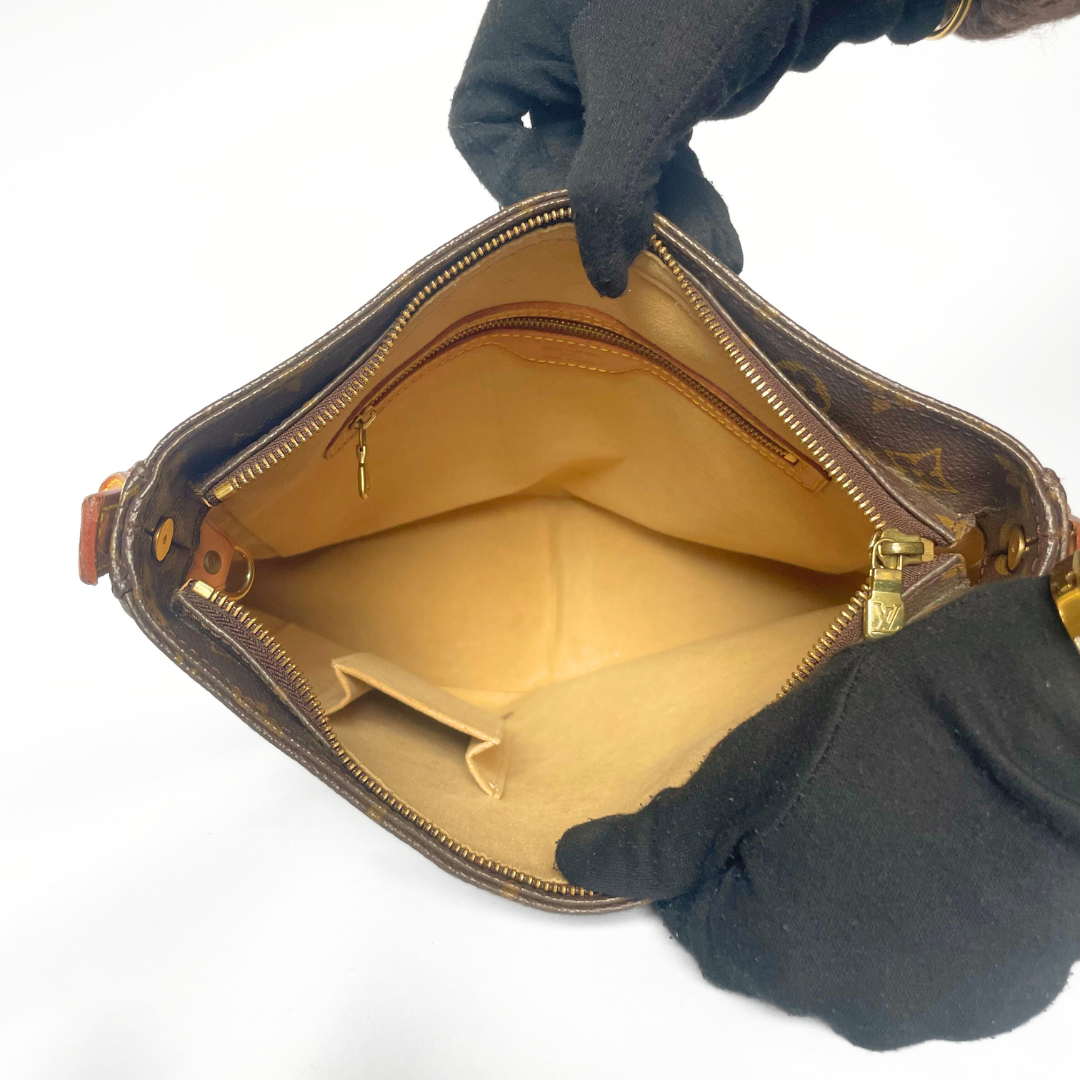 Louis Vuitton Looping GM Monogram Canvas