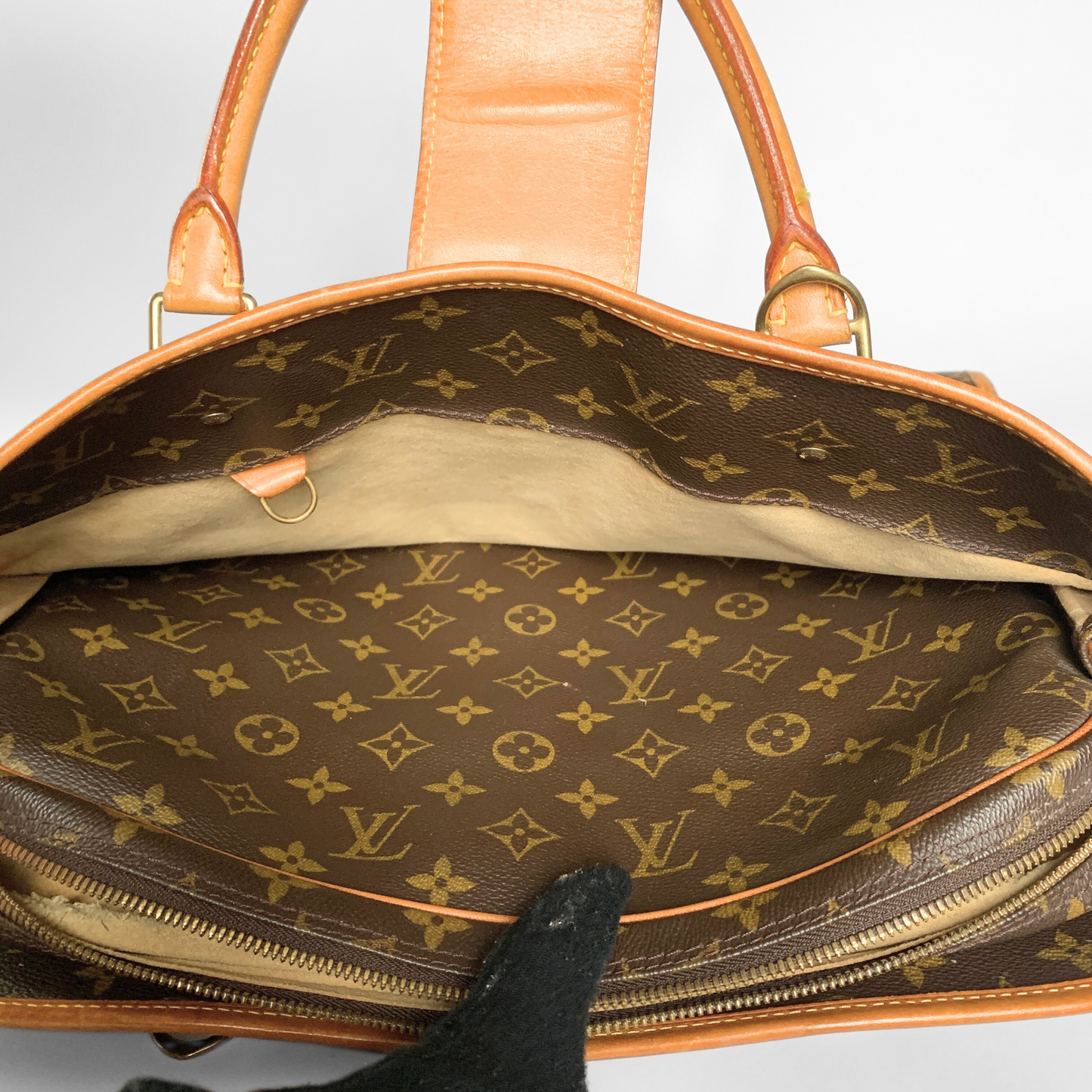 Louis Vuitton Louis Vuitton Tivoli Monogram Canvas - Shoulder bags - Etoile Luxury Vintage