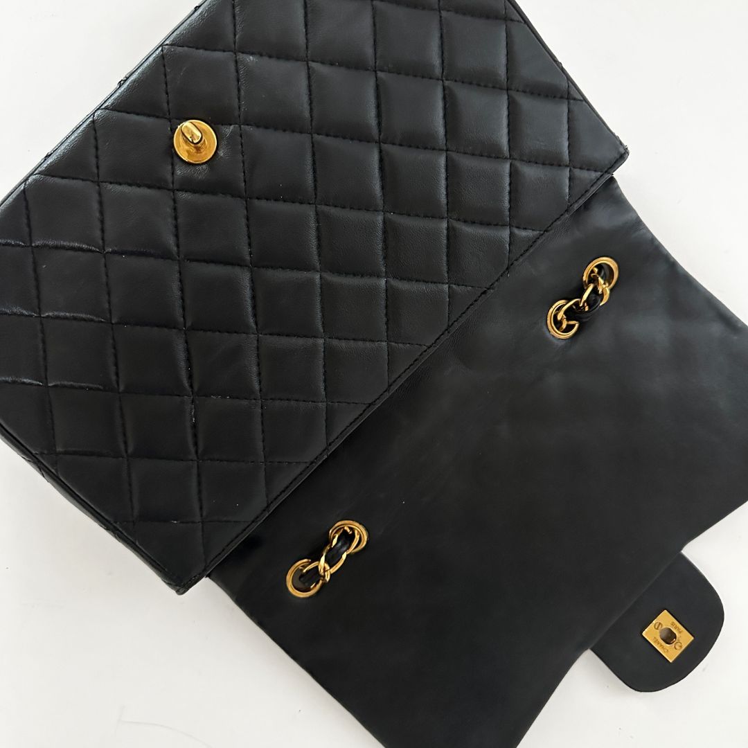 Chanel Chanel Maxi Flap Bag Lambskin Leather - Shoulder bags - Etoile Luxury Vintage