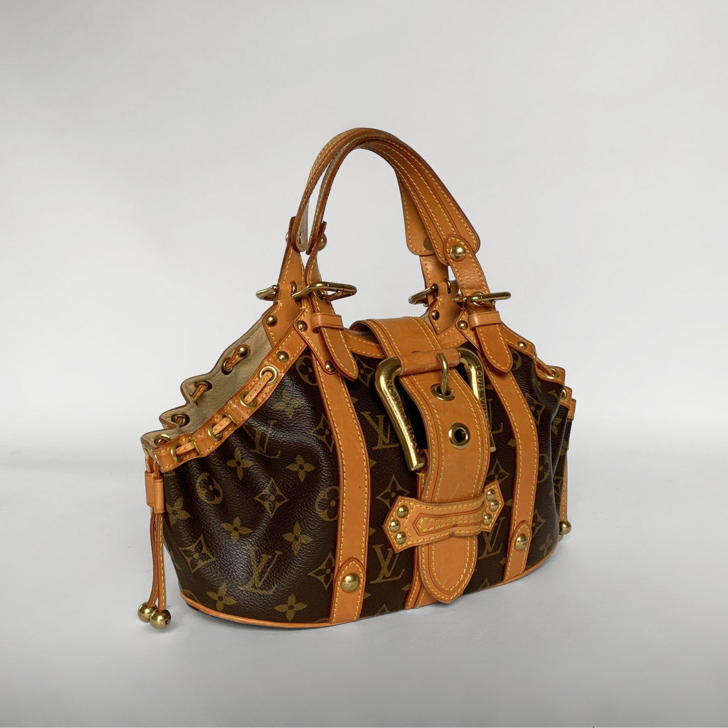 Louis Vuitton Louis Vuitton Theda Monogram Canvas (Limited Edition) - Handbags - Etoile Luxury Vintage