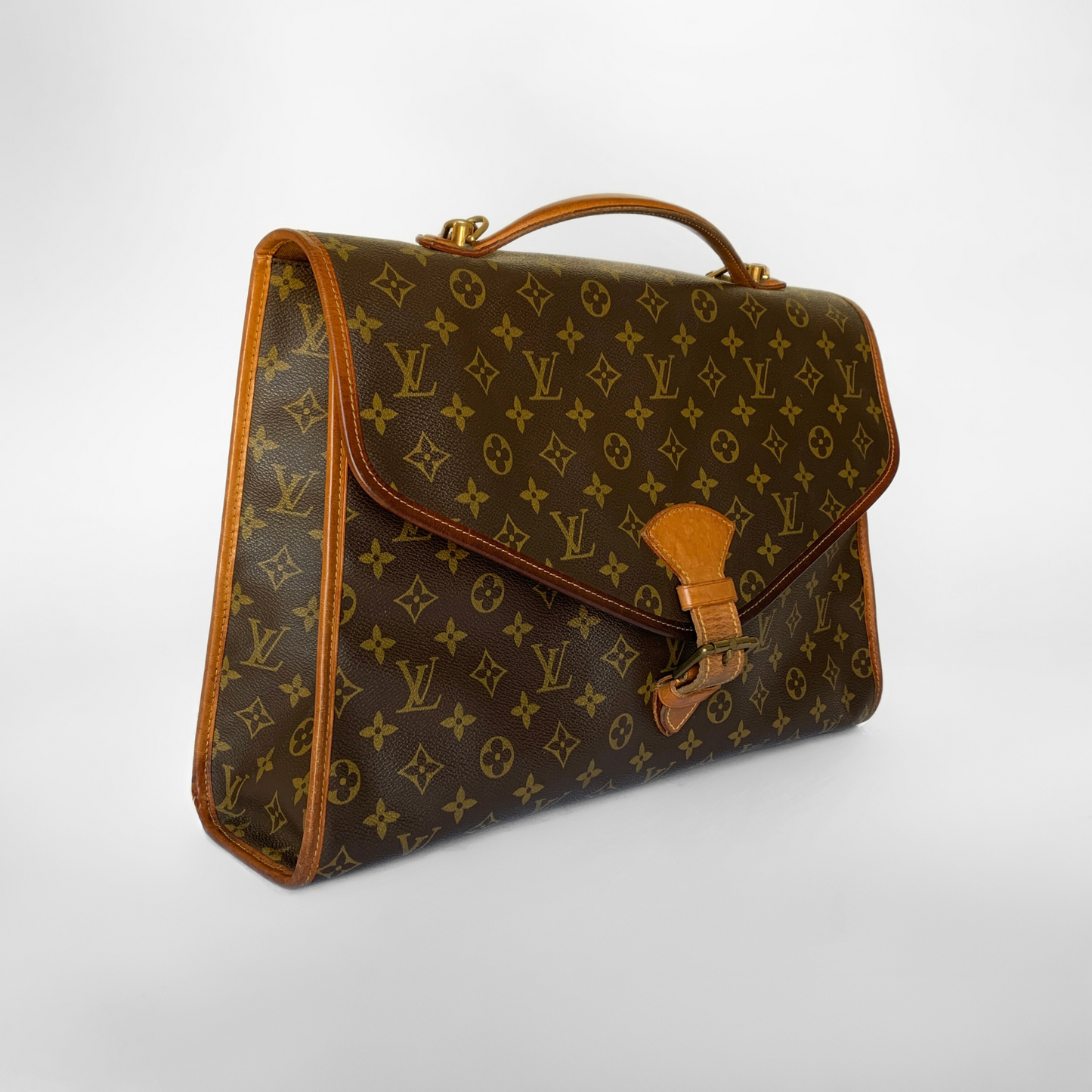 Louis Vuitton Louis Vuitton Beverly Monogram Canvas - Shoulder bags - Etoile Luxury Vintage