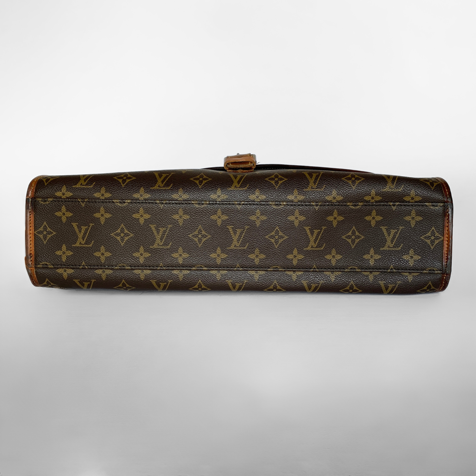 Louis Vuitton Louis Vuitton Beverly Monogram Canvas - Shoulder bags - Etoile Luxury Vintage