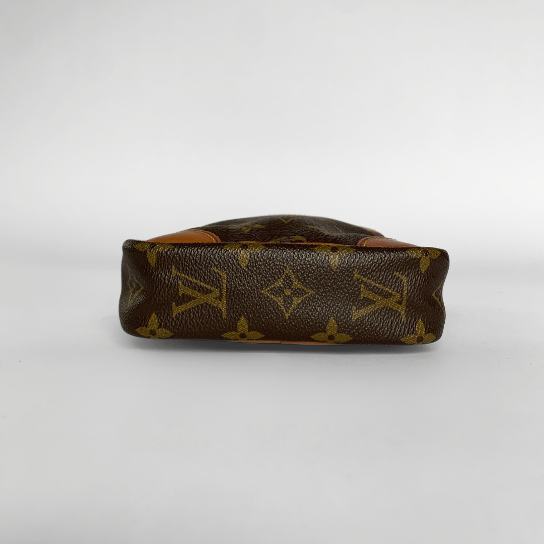 Louis Vuitton Louis Vuitton Danube Monogram Canvas - Crossbody bags - Etoile Luxury Vintage