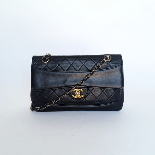 Chanel Diana Medio clásico Flap Bag Corderillo