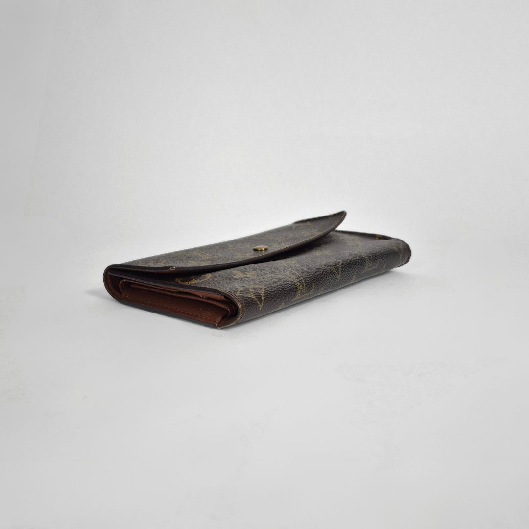 Louis Vuitton wallet international lateral view