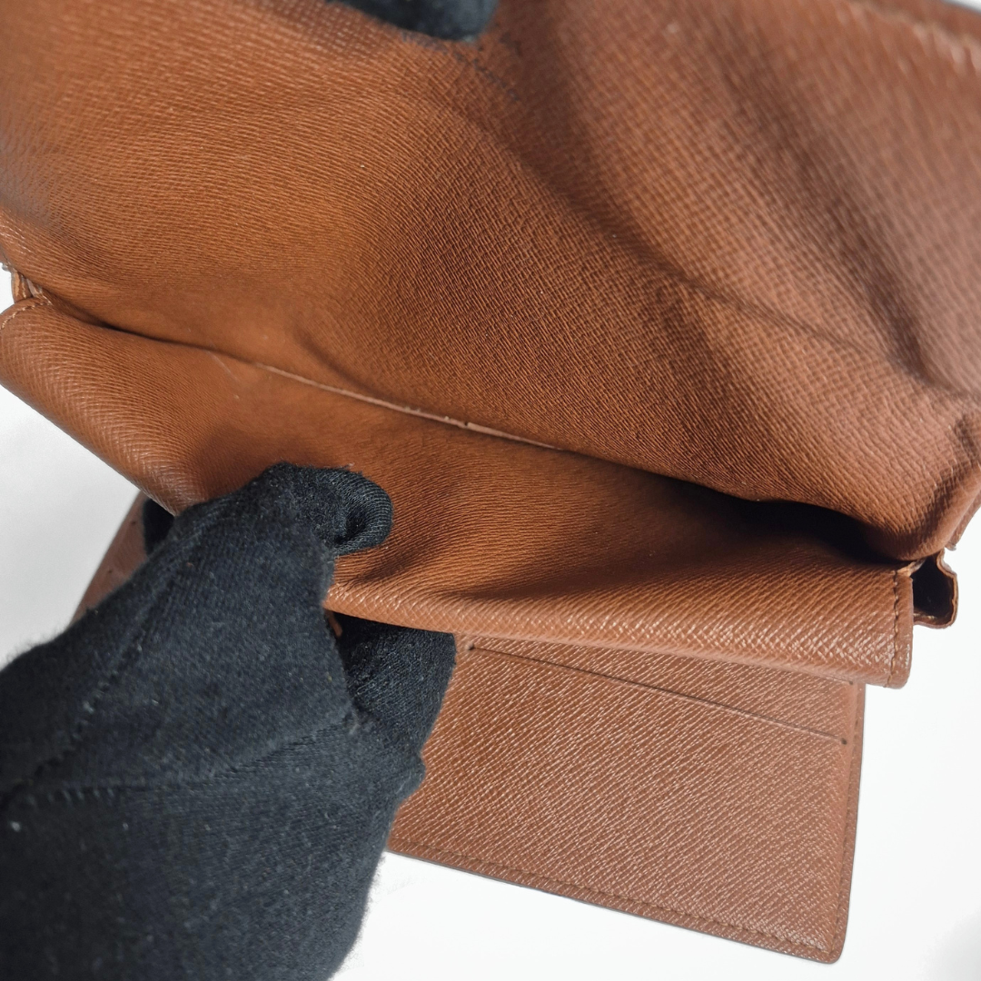 Louis Vuitton wallet international inside view