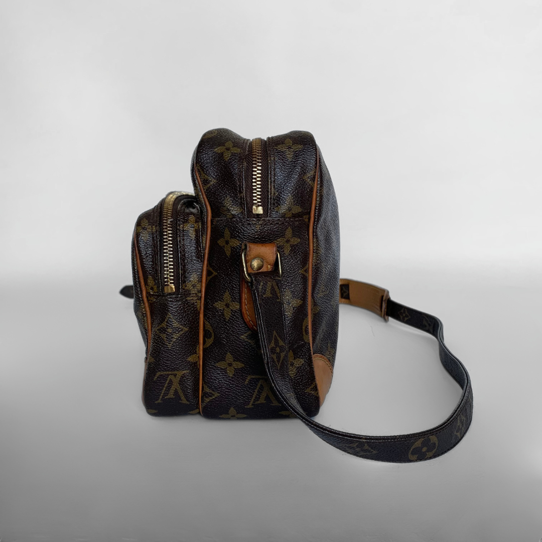 Louis Vuitton Louis Vuitton Nile Monogram Canvas - Shoulder bags - Etoile Luxury Vintage