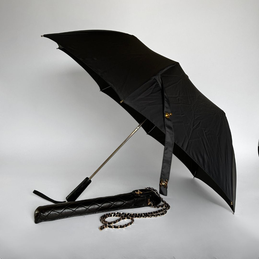 Chanel Regenschirm und Etui aus Lammleder