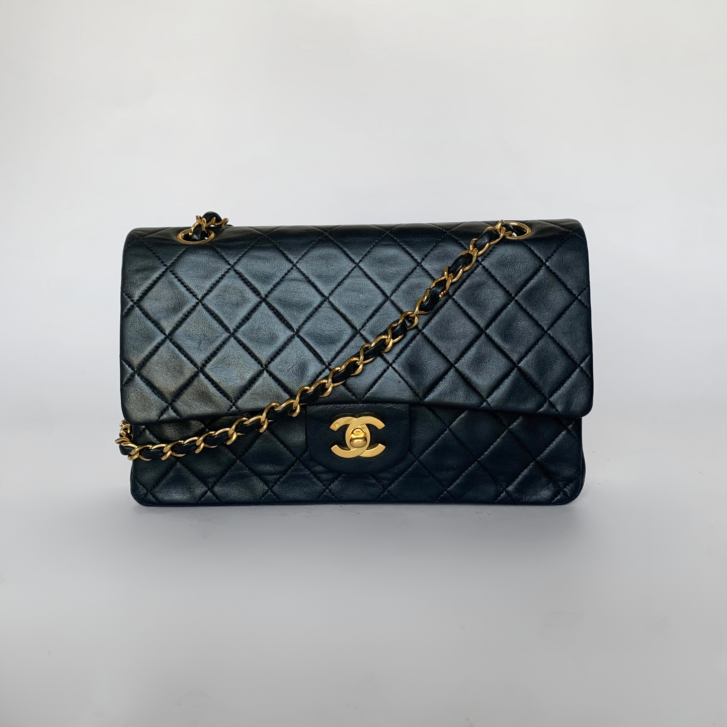 Chanel Chanel Klassisk dobbel Flap Bag Medium lammeskinn - Skulderveske - Etoile Luxury Vintage