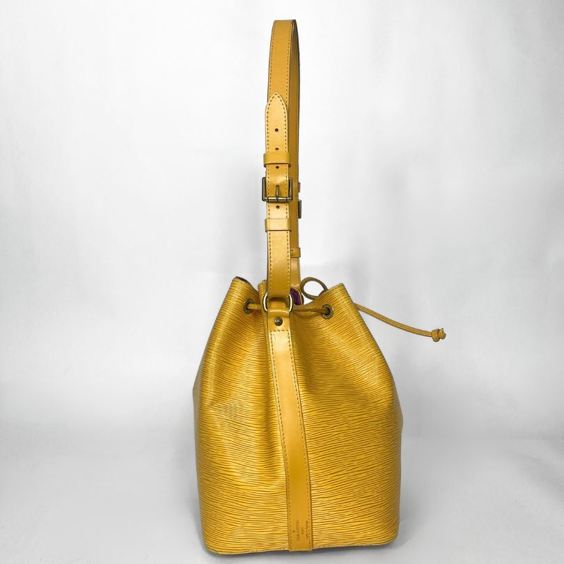Louis Vuitton Petit Noé Epi Leder