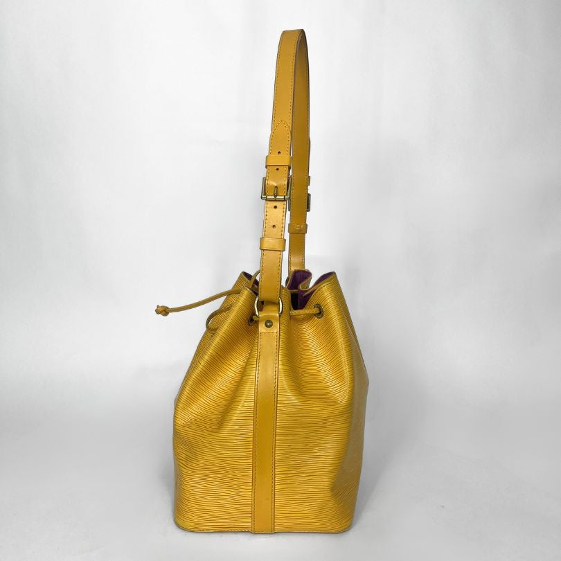 Louis Vuitton Petit Noé Epi Leder