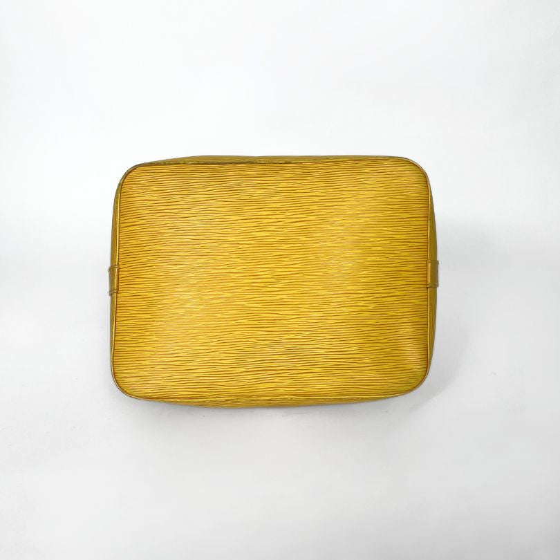 Louis Vuitton Petit Noé Epi Leder