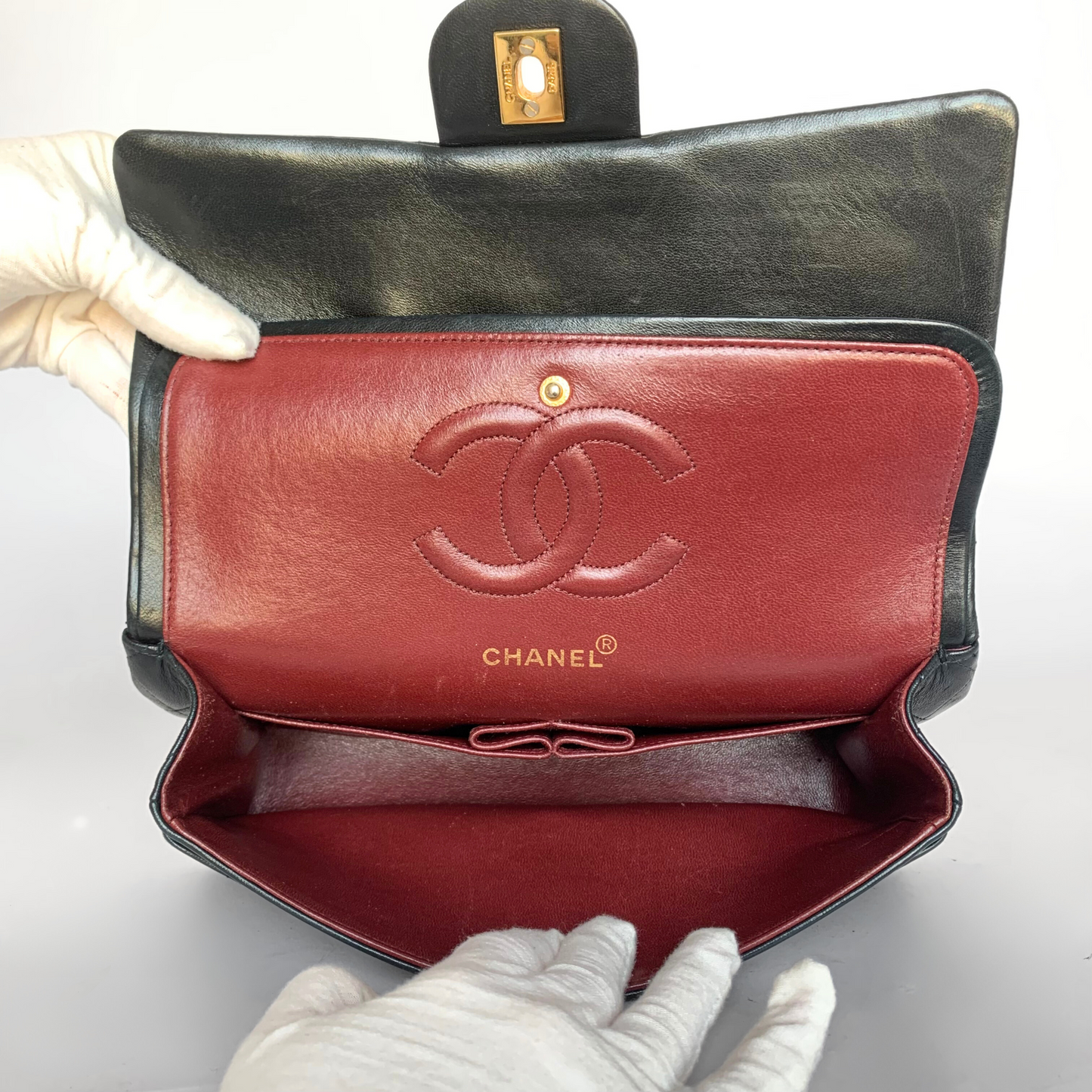 Chanel Chanel Klassisk dubbel Flap Bag Medium lammskinnsläder - Axelväska - Etoile Luxury Vintage