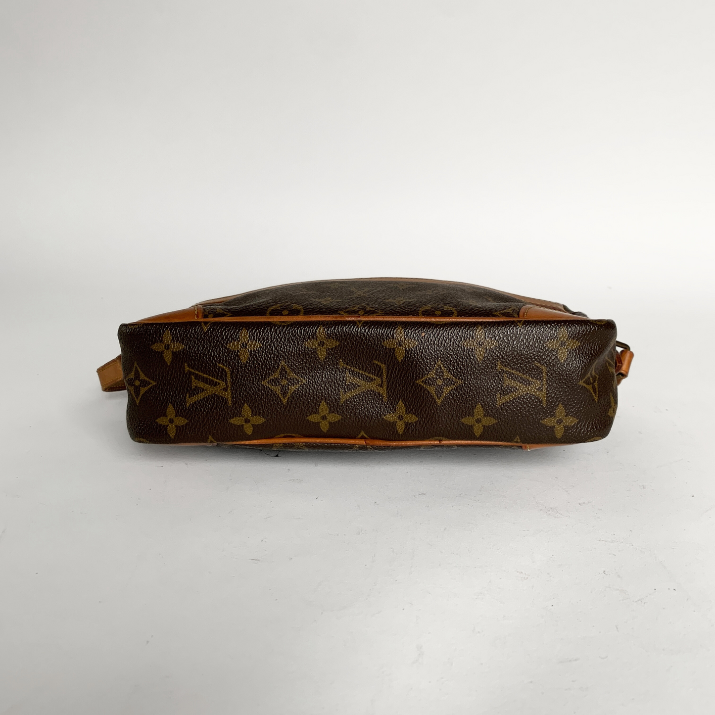 Louis Vuitton Louis Vuitton Trocadero PM Monogram Canvas - Crossbody τσάντες - Etoile Luxury Vintage