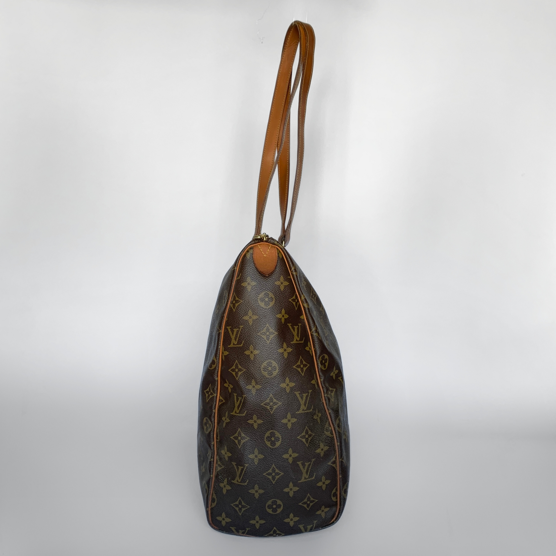 Louis Vuitton Louis Vuitton Flannery Monogram Canvas - Shoulder bags - Etoile Luxury Vintage