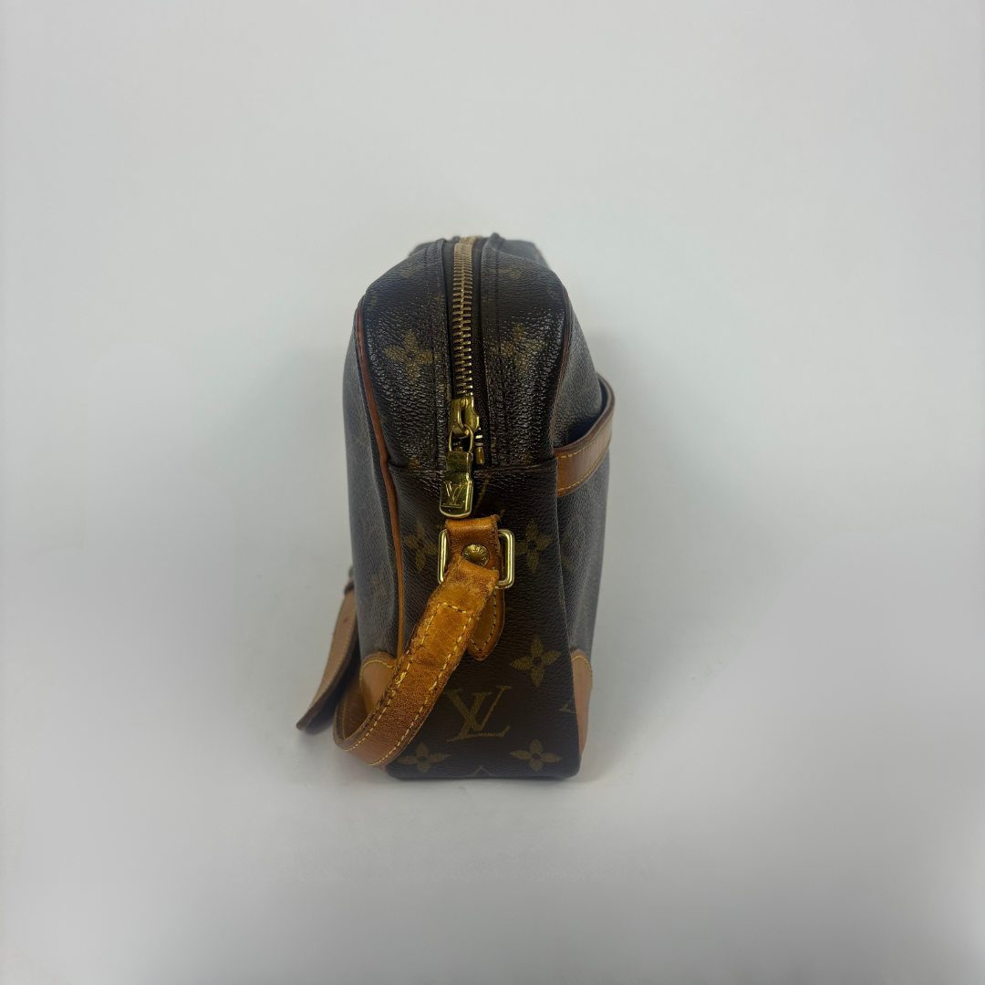 Louis Vuitton Louis Vuitton Trocadero PM Monogram Canvas - Crossbody bags - Etoile Luxury Vintage