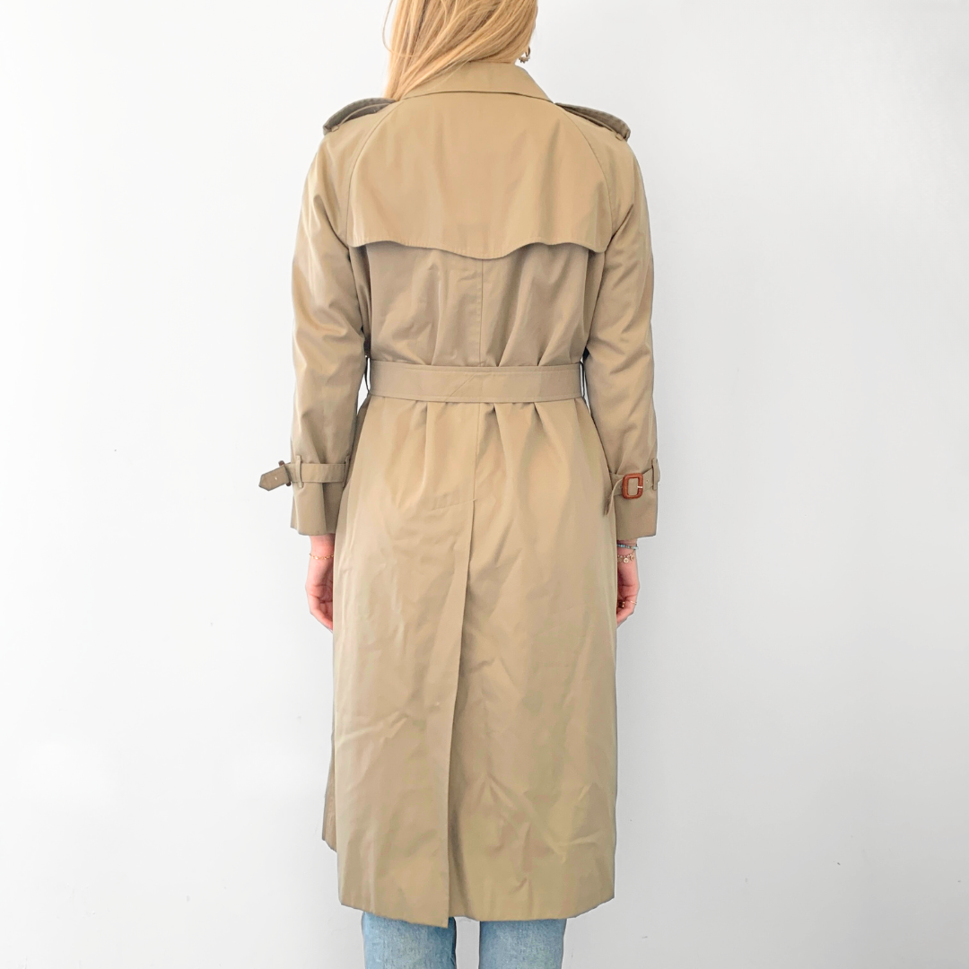 17. Burberry Trench Coat Cotton l Etoile de Saint Honore