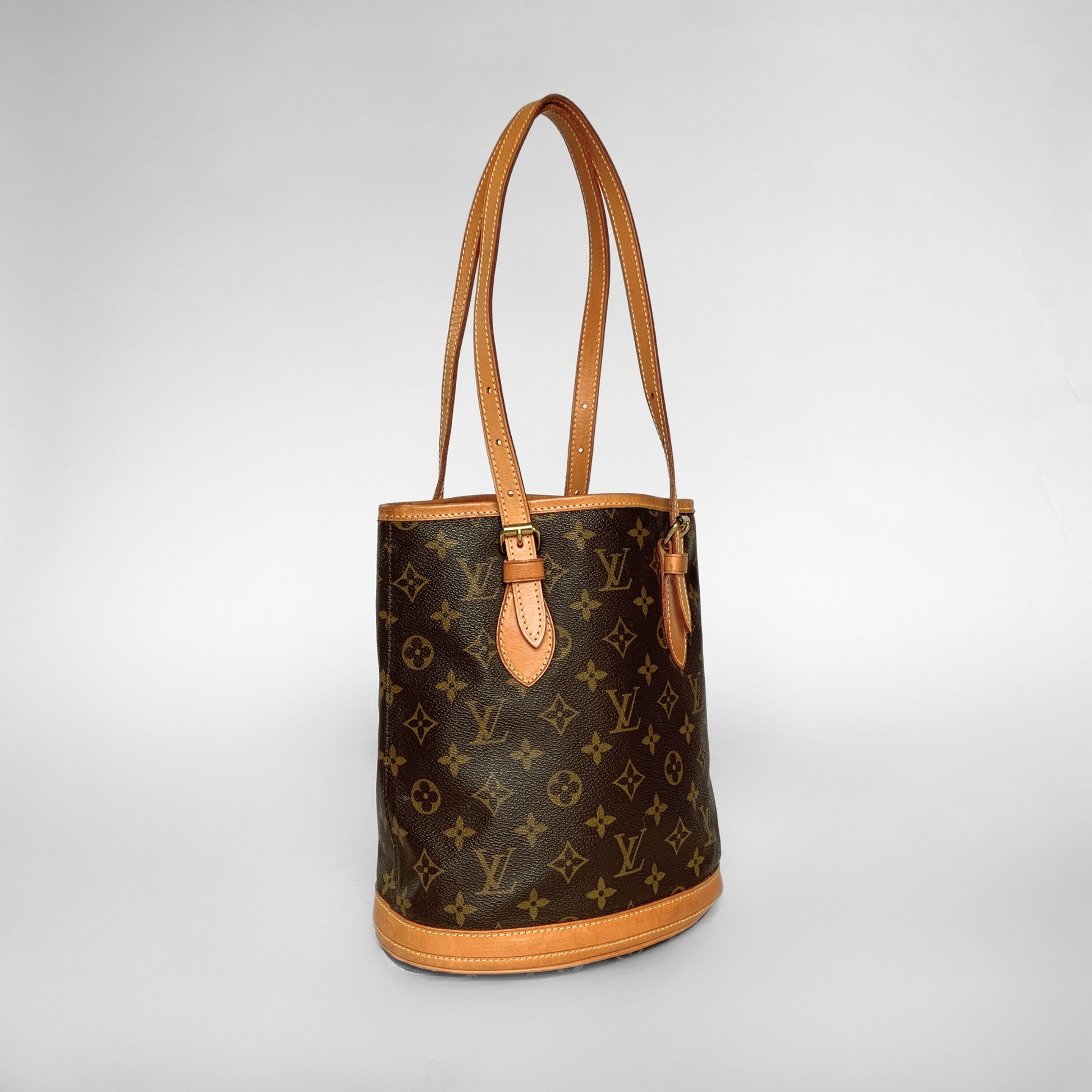 Louis Vuitton Louis Vuitton Bucket PM Monogram Canvas - Shoulder bags - Etoile Luxury Vintage