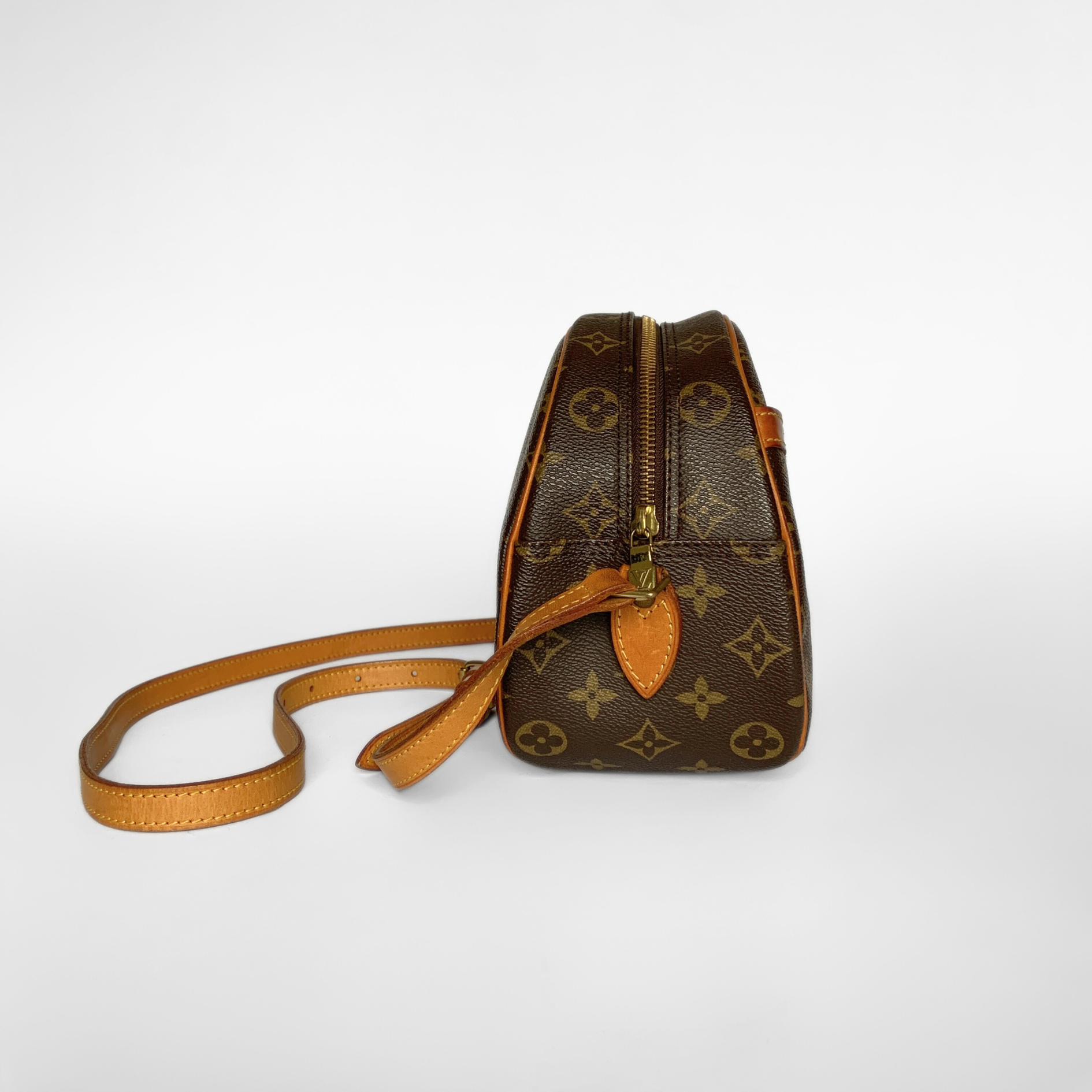 Louis Vuitton Louis Vuitton Blois Toile Monogram Canvas - Crossbody bags - Etoile Luxury Vintage