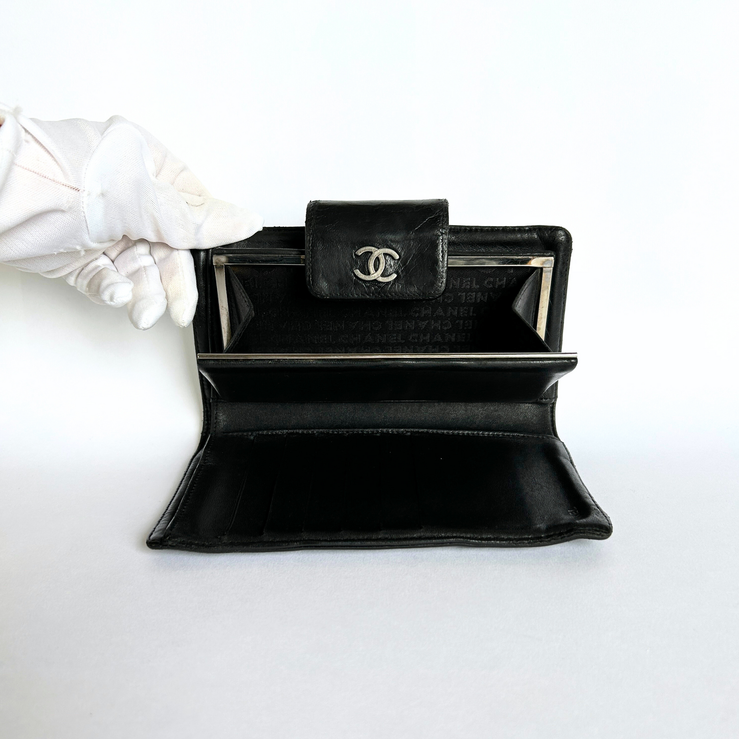 Chanel Chanel Carteira Grande Pele de Cordeiro - Carteiras - Etoile Luxury Vintage
