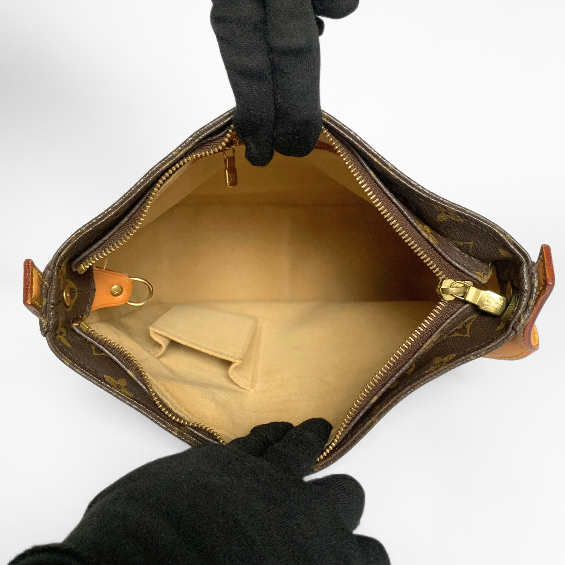 Louis Vuitton Looping GM Monogram Canvas – l'Étoile de Saint Honoré