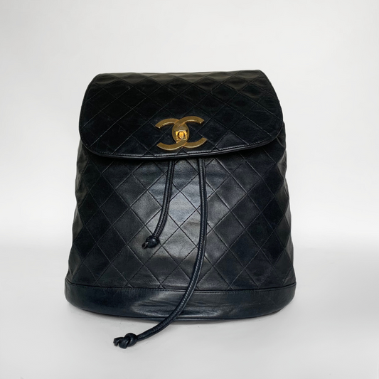 Chanel Chanel CC Ryggsekk Patent Leather - Ryggsekker - Etoile Luxury Vintage