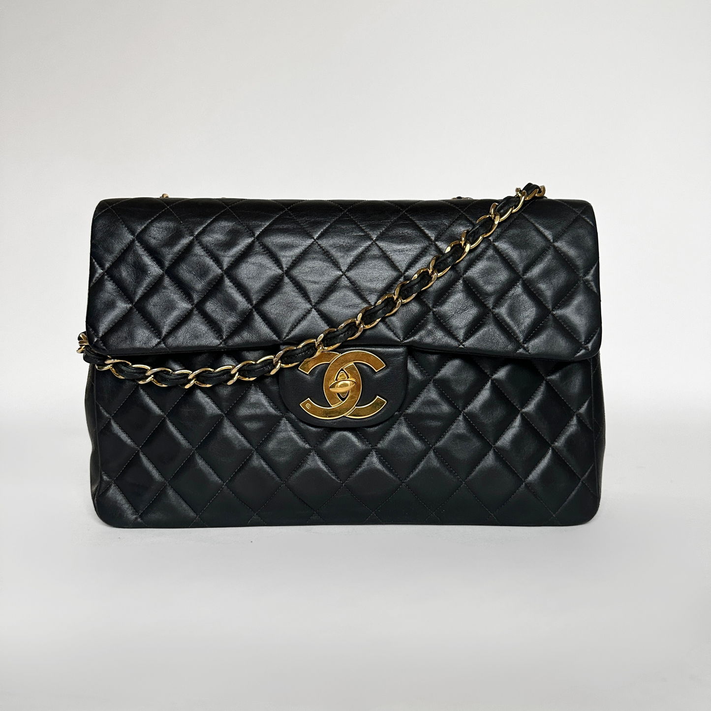 Chanel Classic Flap Bag Maxi Lammleder l Etoile de Saint Honore