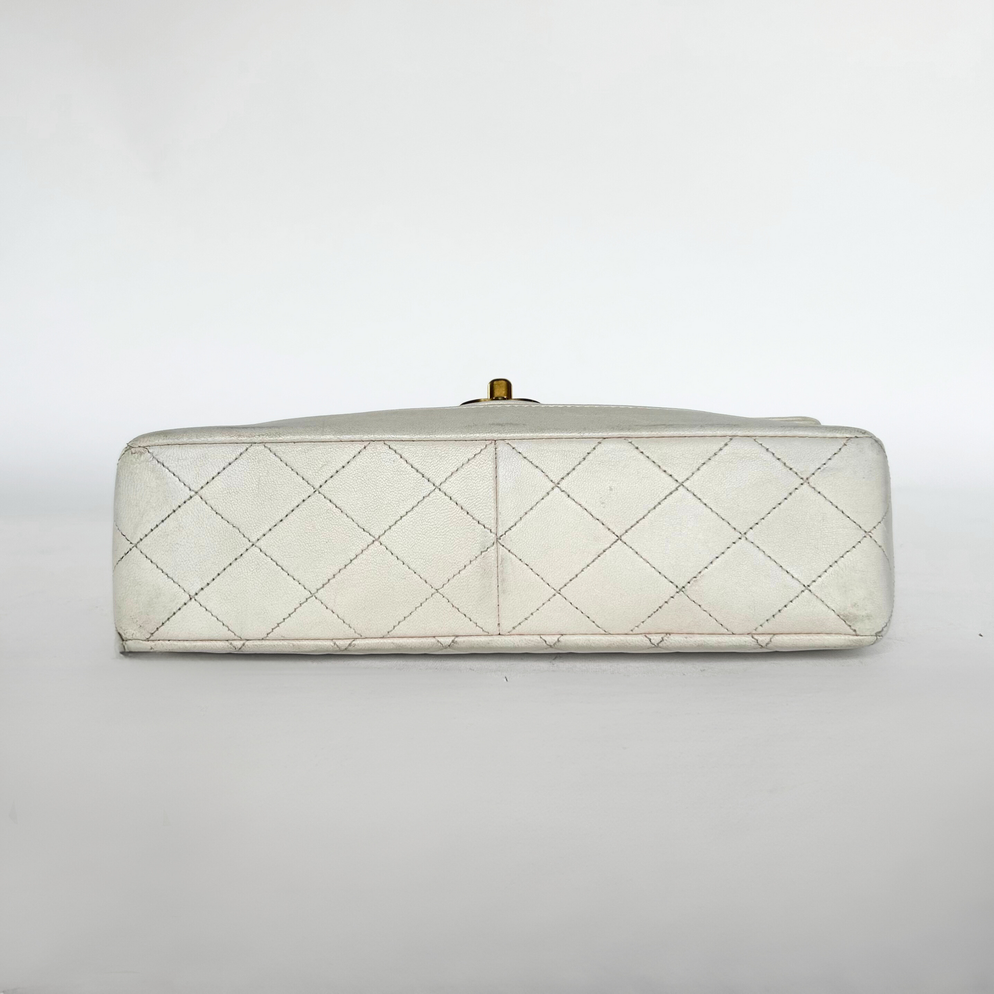 Chanel Chanel Seasonal Single Flap Bag Medium Lambskin Leather - Shoulder bags - Etoile Luxury Vintage