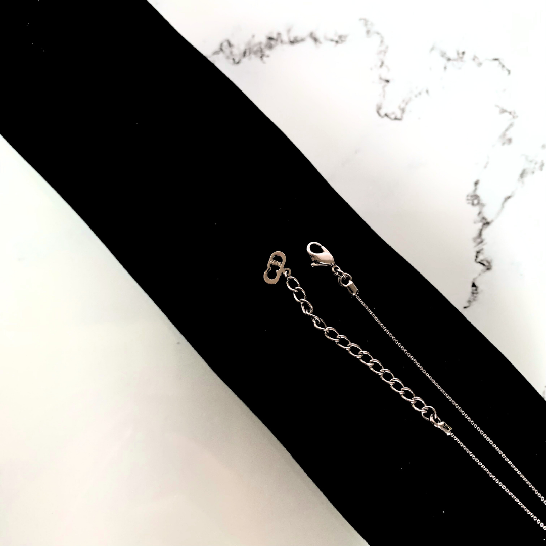 Dior Dior Halskette Silberfarbenes Metall - Halsketten - Etoile Luxury Vintage