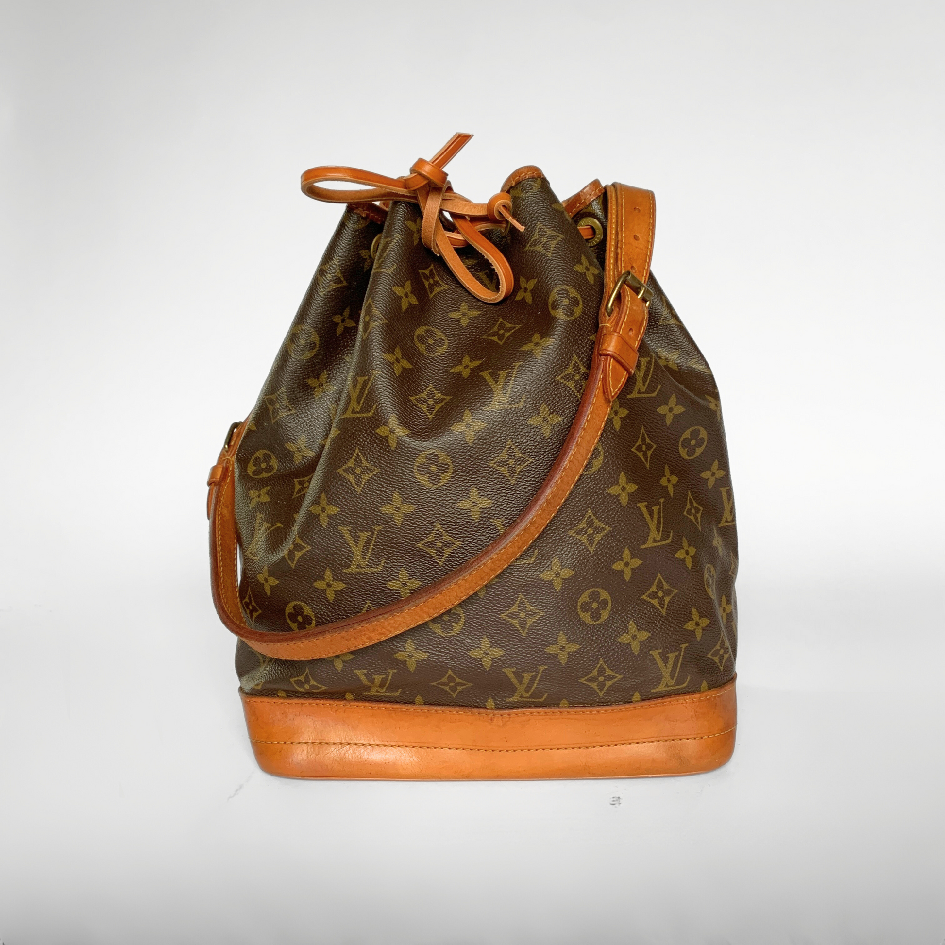 Louis Vuitton Louis Vuitton No&eacute; Monogram Canvas - Shoulder Bags - Etoile Luxury Vintage