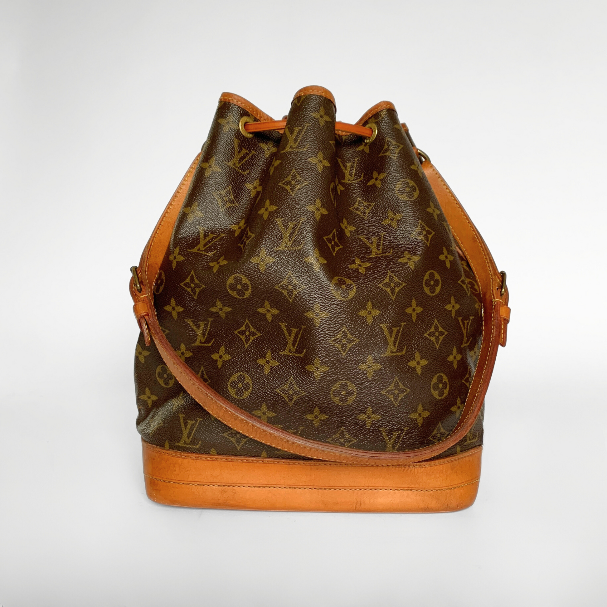 Louis Vuitton Louis Vuitton No&eacute; Monogram Canvas - Shoulder Bags - Etoile Luxury Vintage