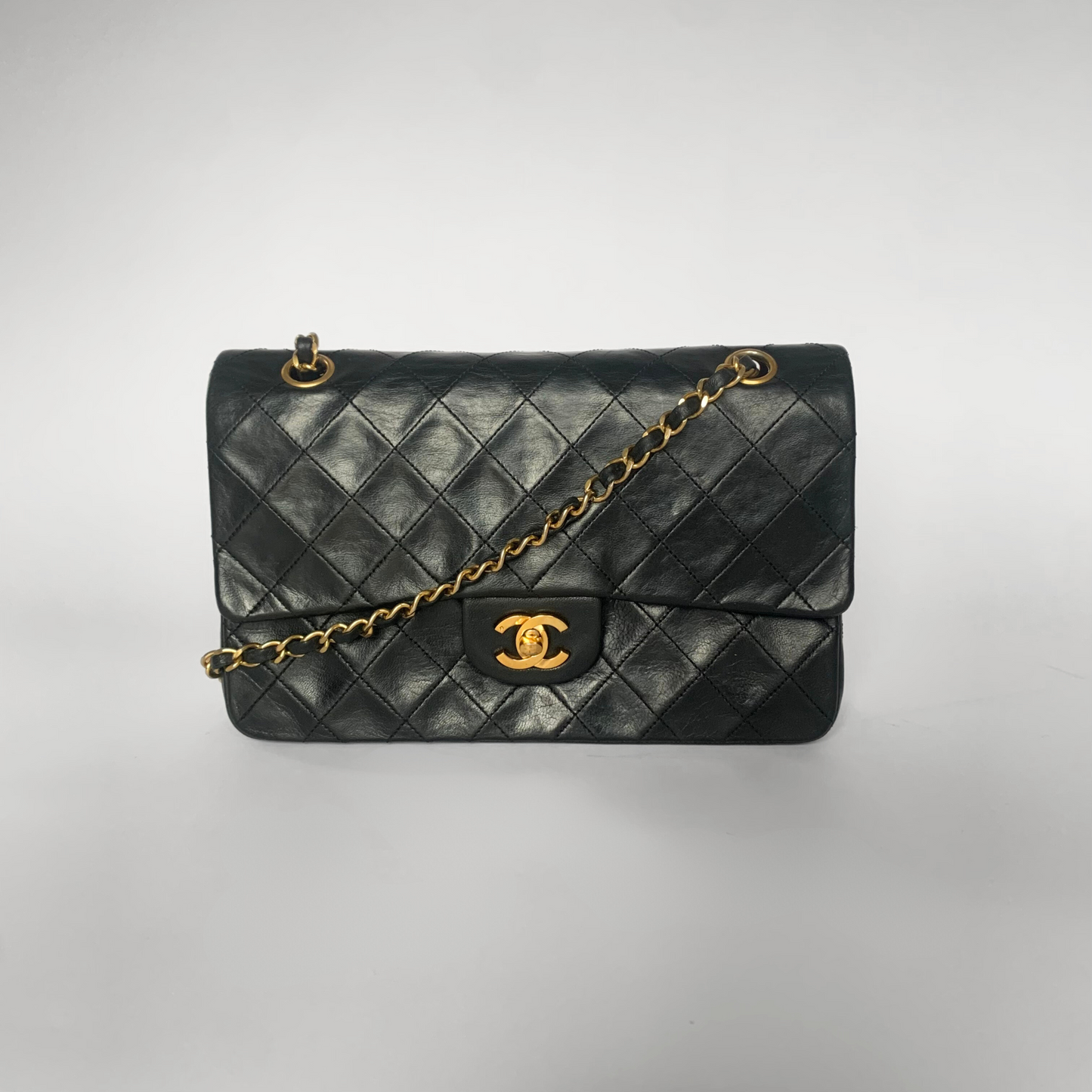 Chanel Chanel Klassisk dobbel Flap Bag Medium Lambskin Leather - Handbags - Etoile Luxury Vintage