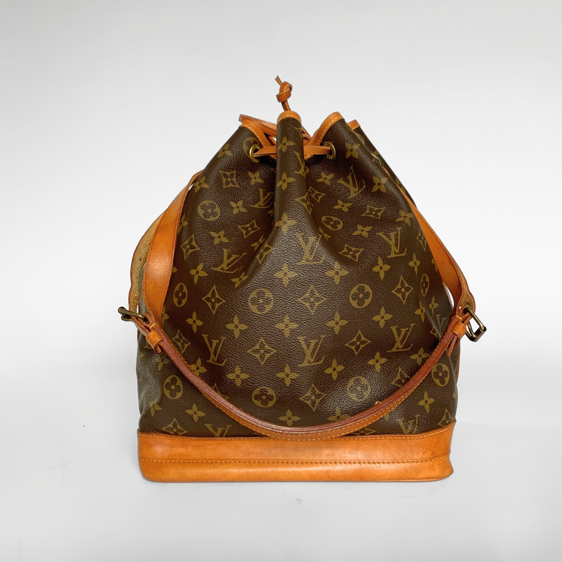 Louis Vuitton Louis Vuitton No&eacute; Monogram Canvas - Shoulder Bags - Etoile Luxury Vintage