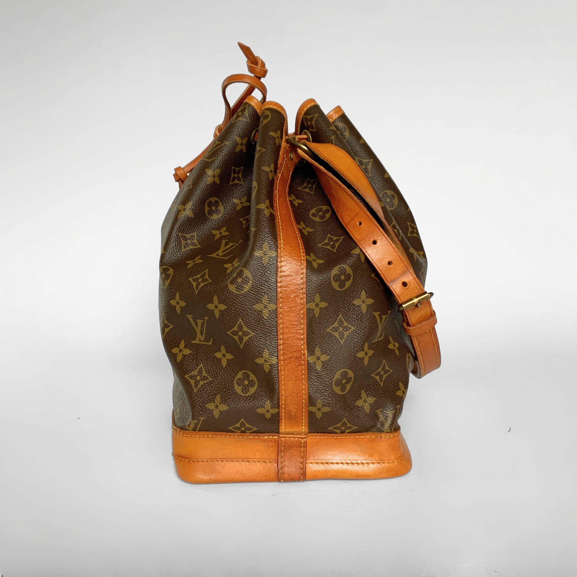 Louis Vuitton Louis Vuitton No&eacute; Monogram Canvas - Shoulder Bags - Etoile Luxury Vintage