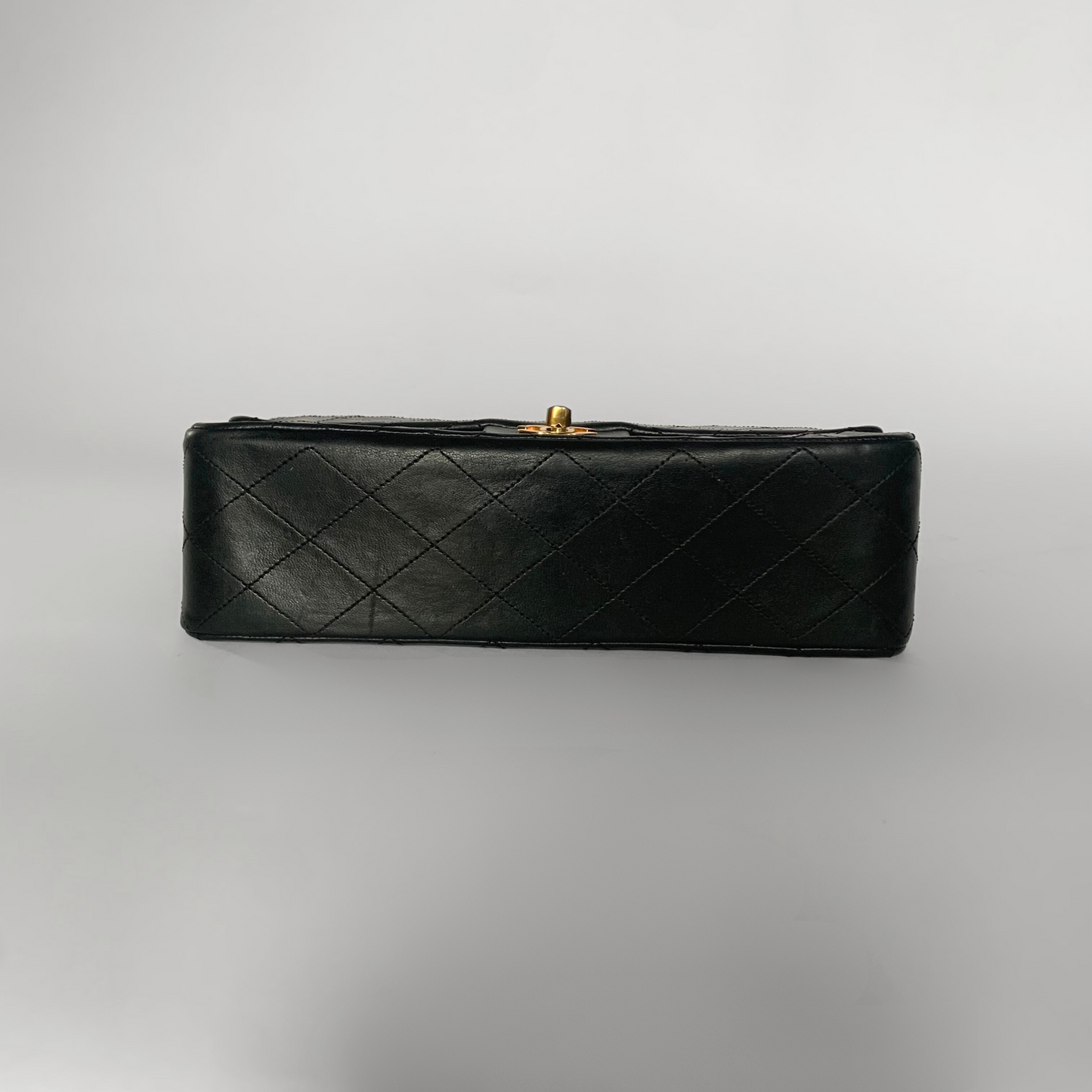 Chanel Chanel Klassisk dubbel Flap Bag Medium Lambskin Leather - Handbags - Etoile Luxury Vintage