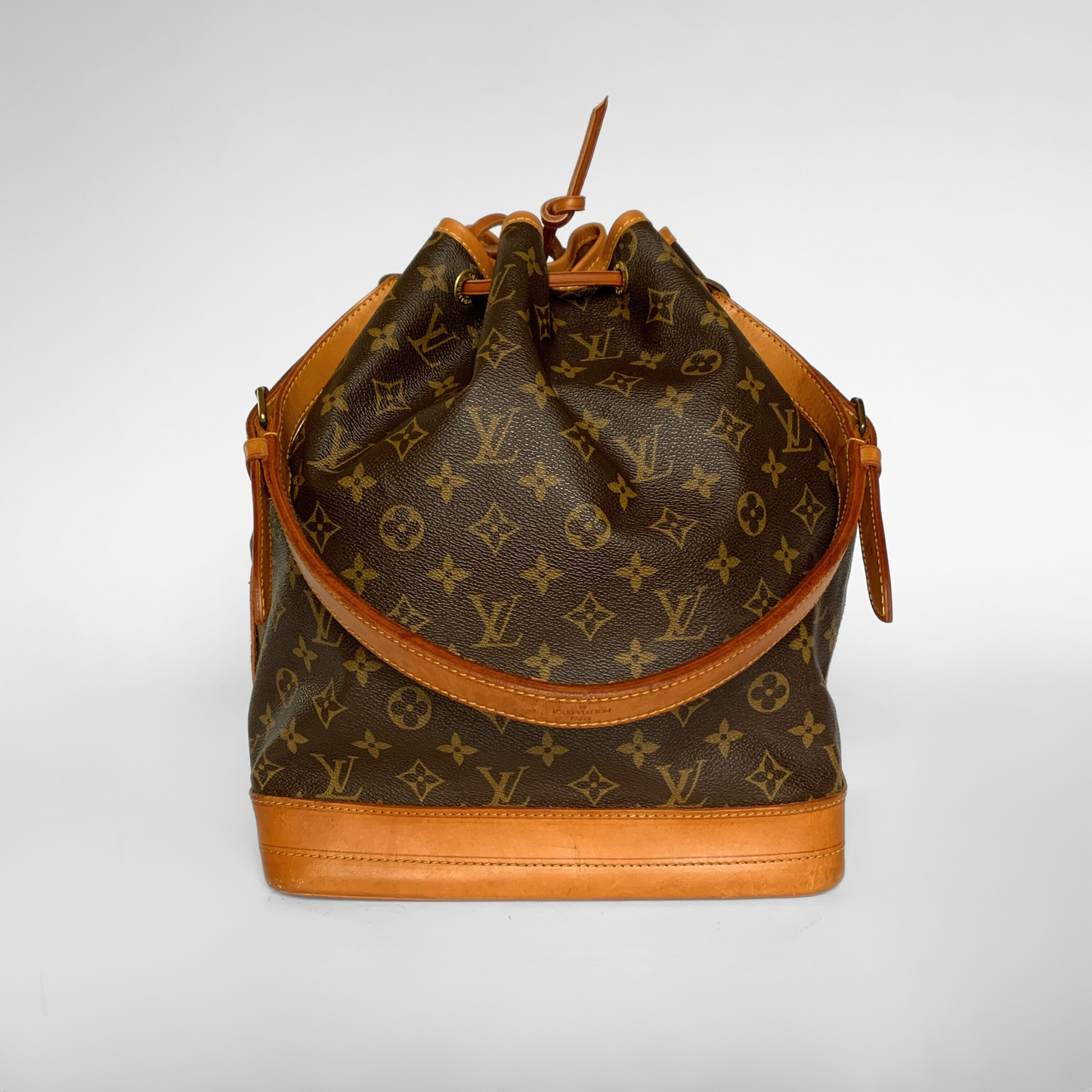 Louis Vuitton Louis Vuitton No&eacute; Monogram Canvas - Shoulder Bags - Etoile Luxury Vintage