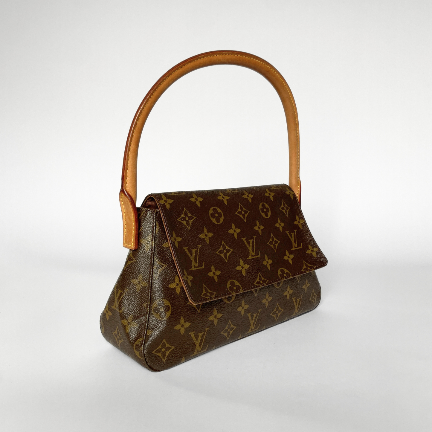 Louis Vuitton Louis Vuitton Looping Mini Monogram Canvas - Shoulder bags - Etoile Luxury Vintage