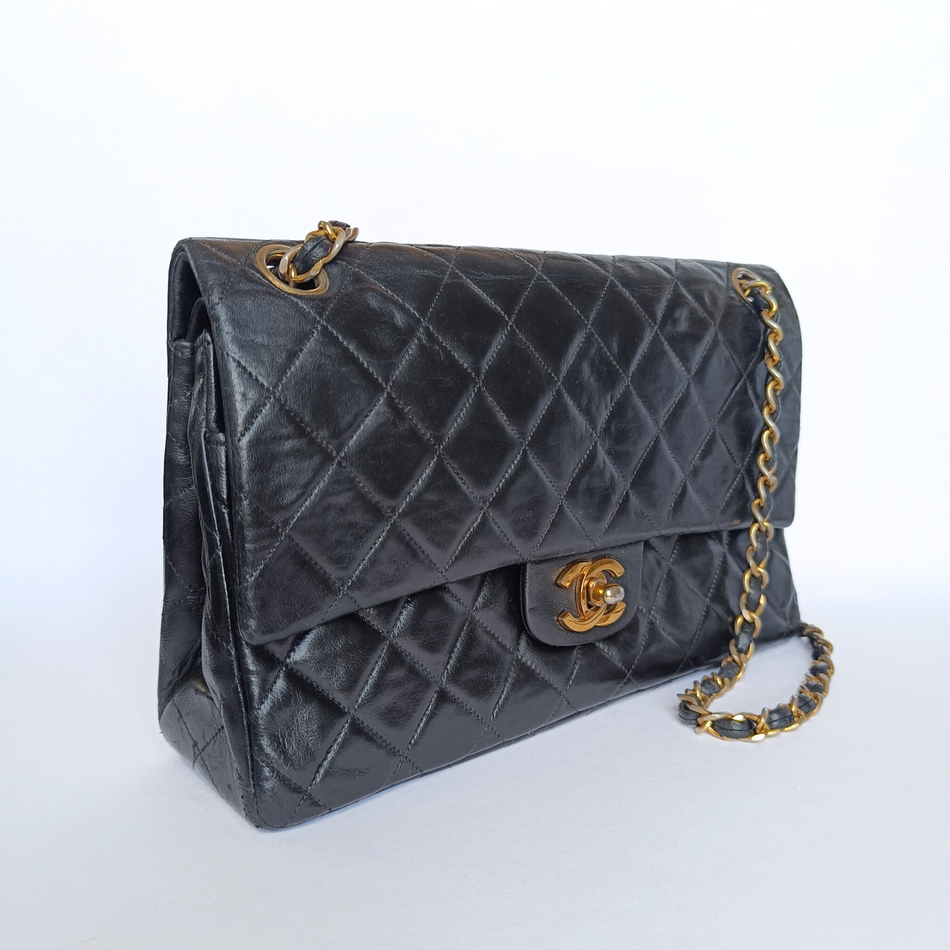 Chanel - Classic Flap Bag - Medium - Beige Lambskin - GHW