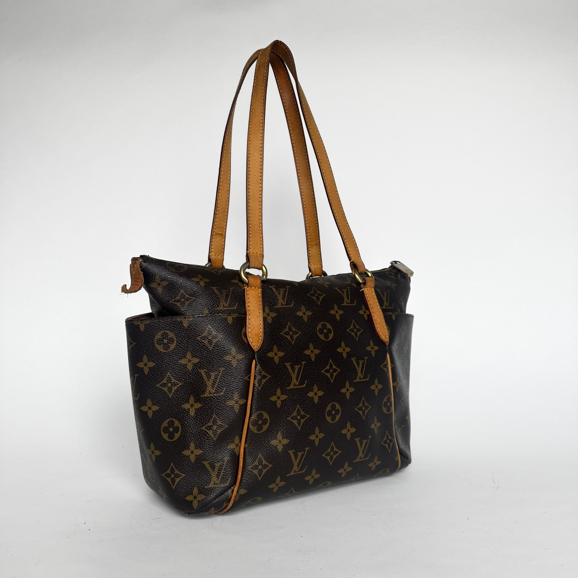 Louis Vuitton Louis Vuitton Totally MM Monogram Canvas - Handbag - Etoile Luxury Vintage