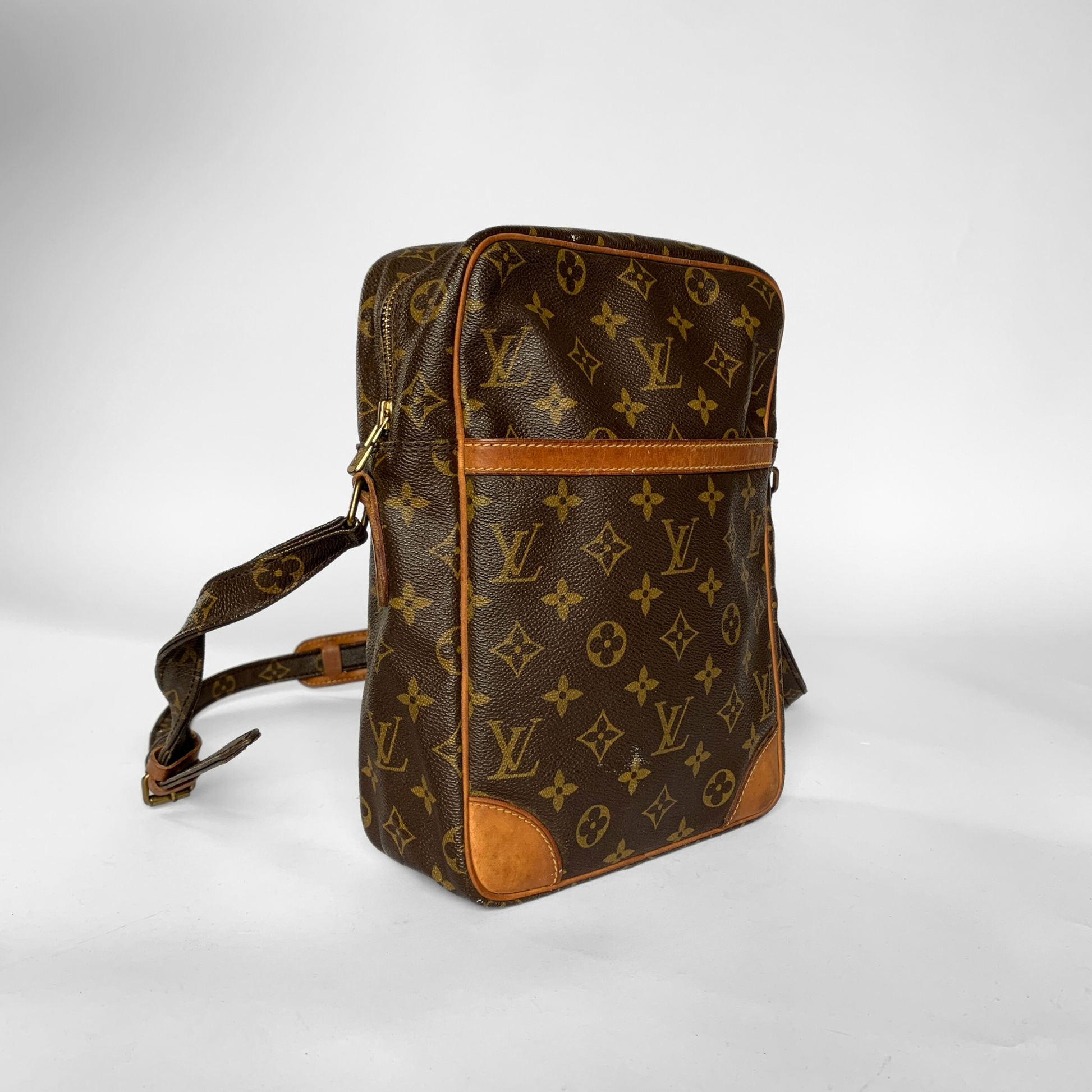 Louis Vuitton Louis Vuitton Danube GM Monogram Canvas - Crossbody bags - Etoile Luxury Vintage