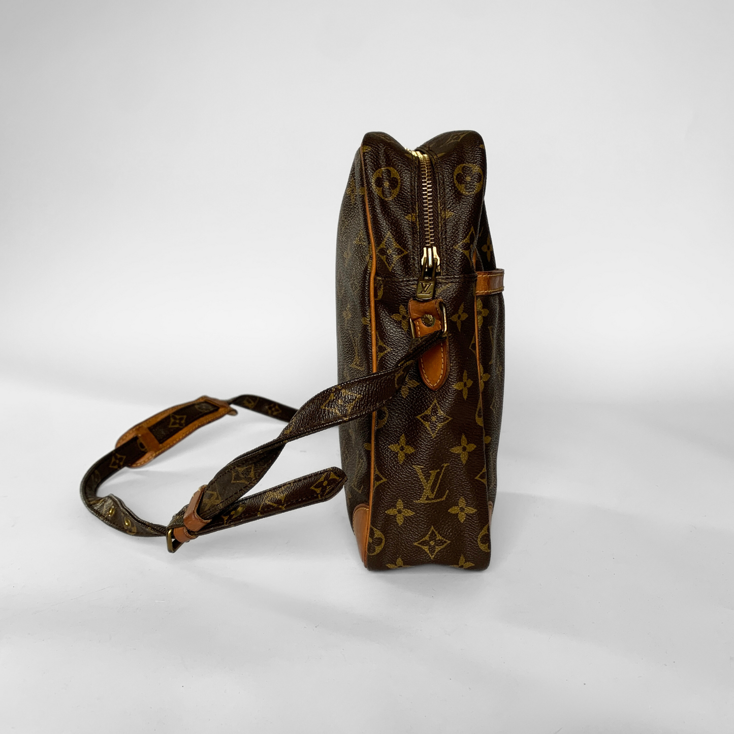 Louis Vuitton Louis Vuitton Danube GM Monogram Canvas - Crossbody bags - Etoile Luxury Vintage