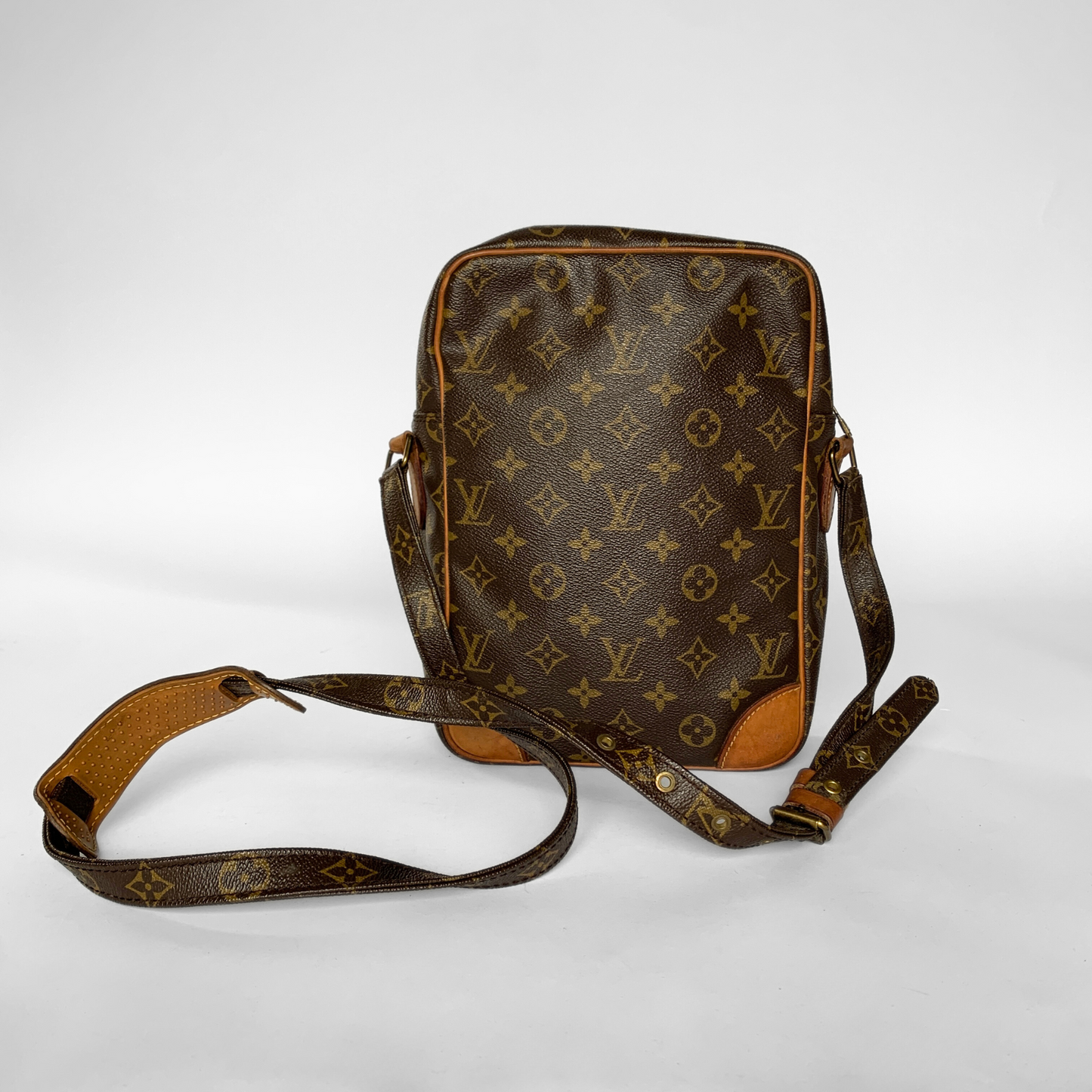 Louis Vuitton Louis Vuitton Danube GM Monogram Canvas - Crossbody bags - Etoile Luxury Vintage