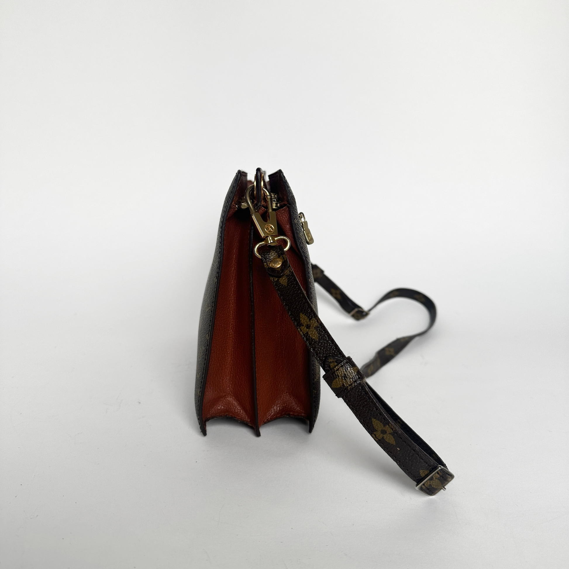 Vintage louis vuitton crossbody 2025 styles