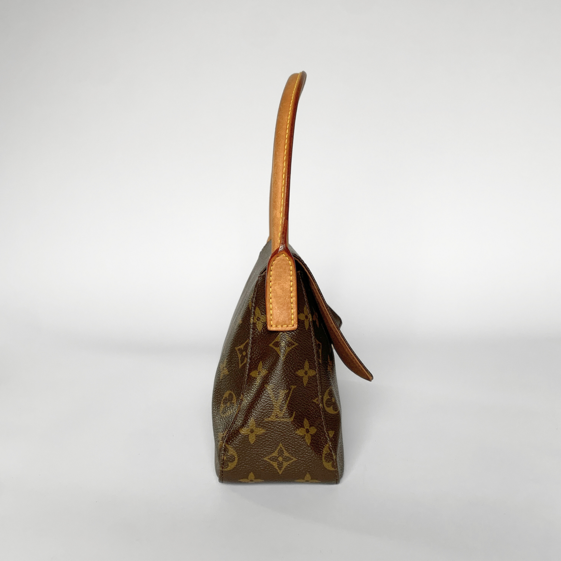 Louis Vuitton Louis Vuitton Looping Mini Monogram Canvas - Shoulder bags - Etoile Luxury Vintage