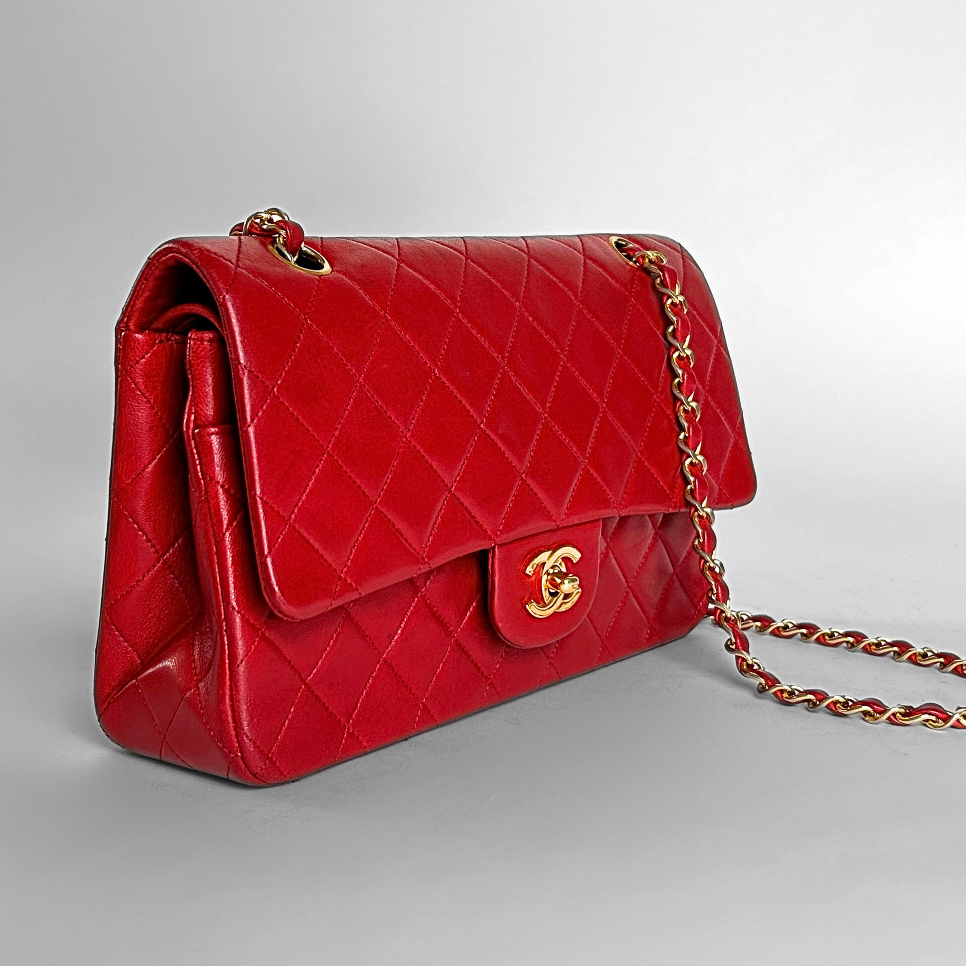 Chanel Red Classic Medium Double Flap Bag Lambskin Leather – l