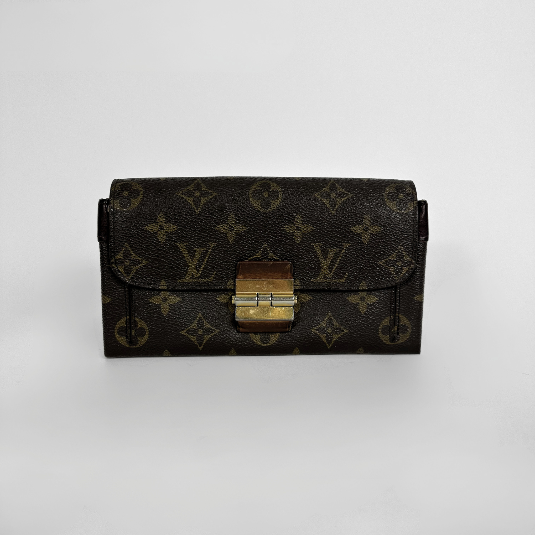 Louis Vuitton Gesp Wallet Large on a white background