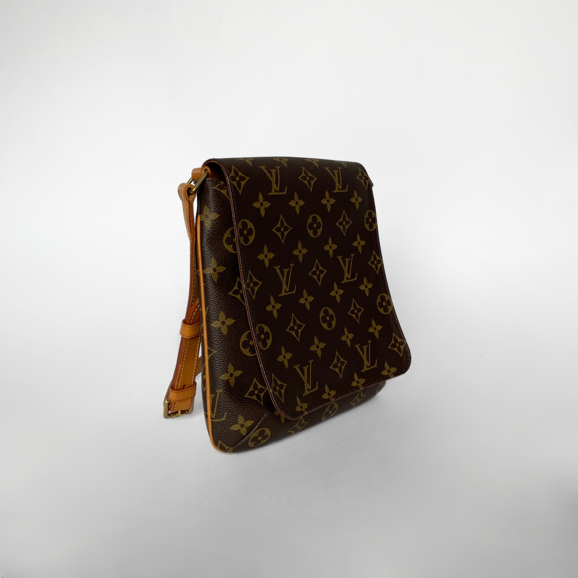 Louis Vuitton Louis Vuitton Musette Salsa Monogram Canvas - Shoulder bags - Etoile Luxury Vintage
