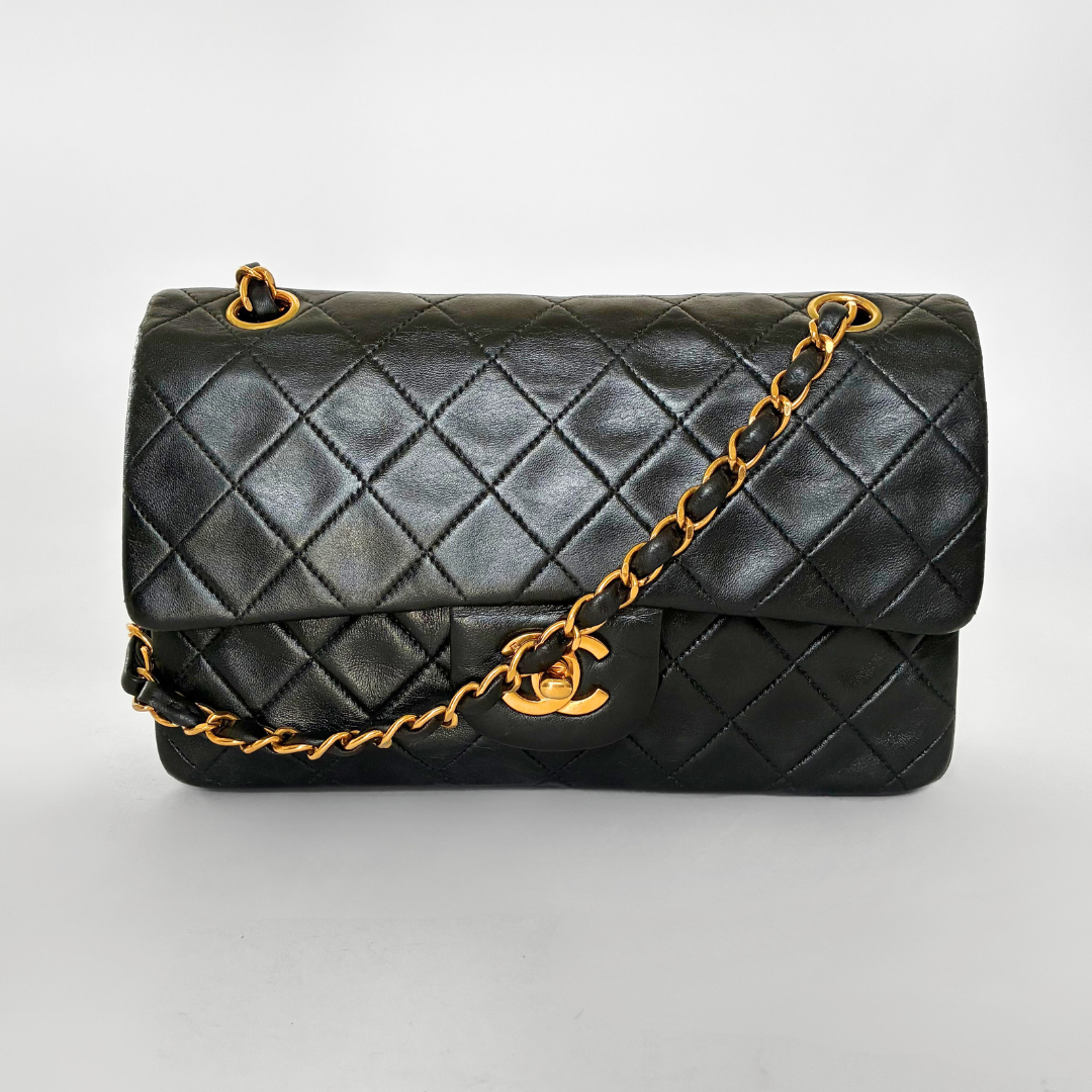 Chanel Classic Flap Bag Kleines Lammfellleder